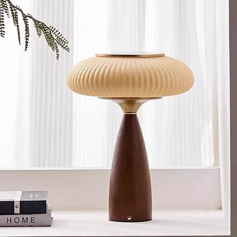 Retro Art Decoration Bedsides Kitchen Parlor Small Reading Table Lights Atmosphere Ornaments French Classical Wooden Floor Lamps