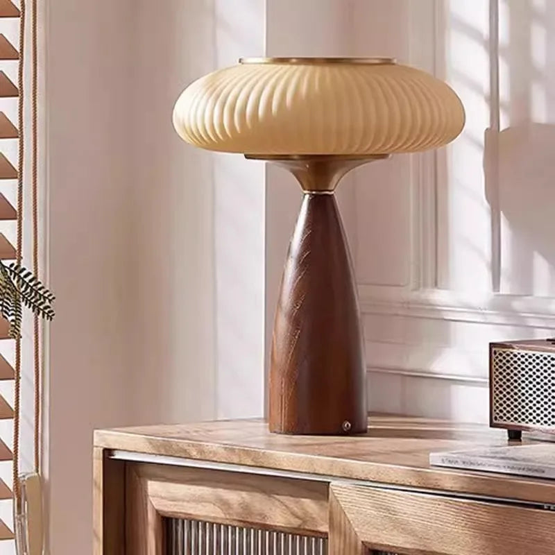 Retro Art Decoration Bedsides Kitchen Parlor Small Reading Table Lights Atmosphere Ornaments French Classical Wooden Floor Lamps